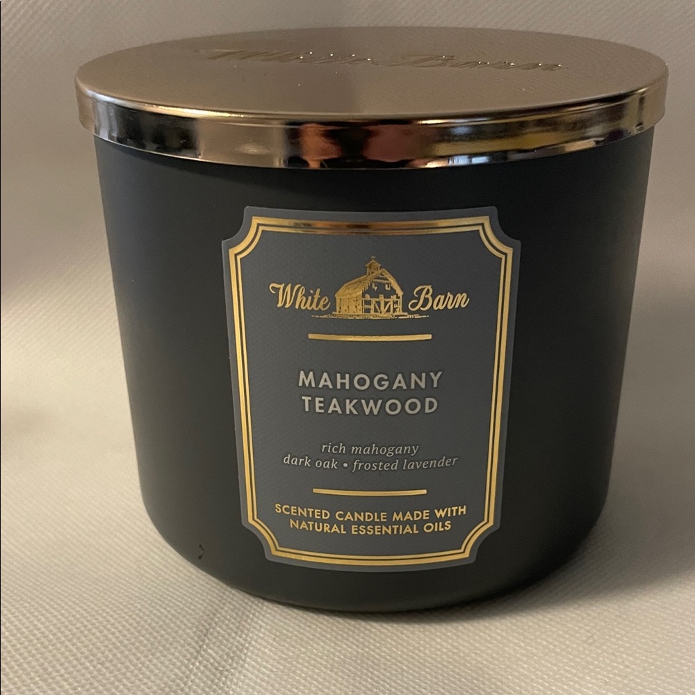 White Barn Mahogany Teakwood Candle in Gray and Gold